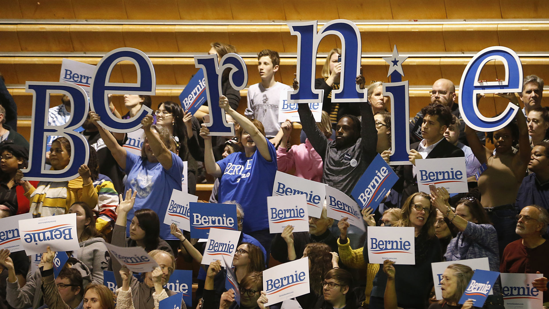 20200228_MET_BERNIE_AWE12